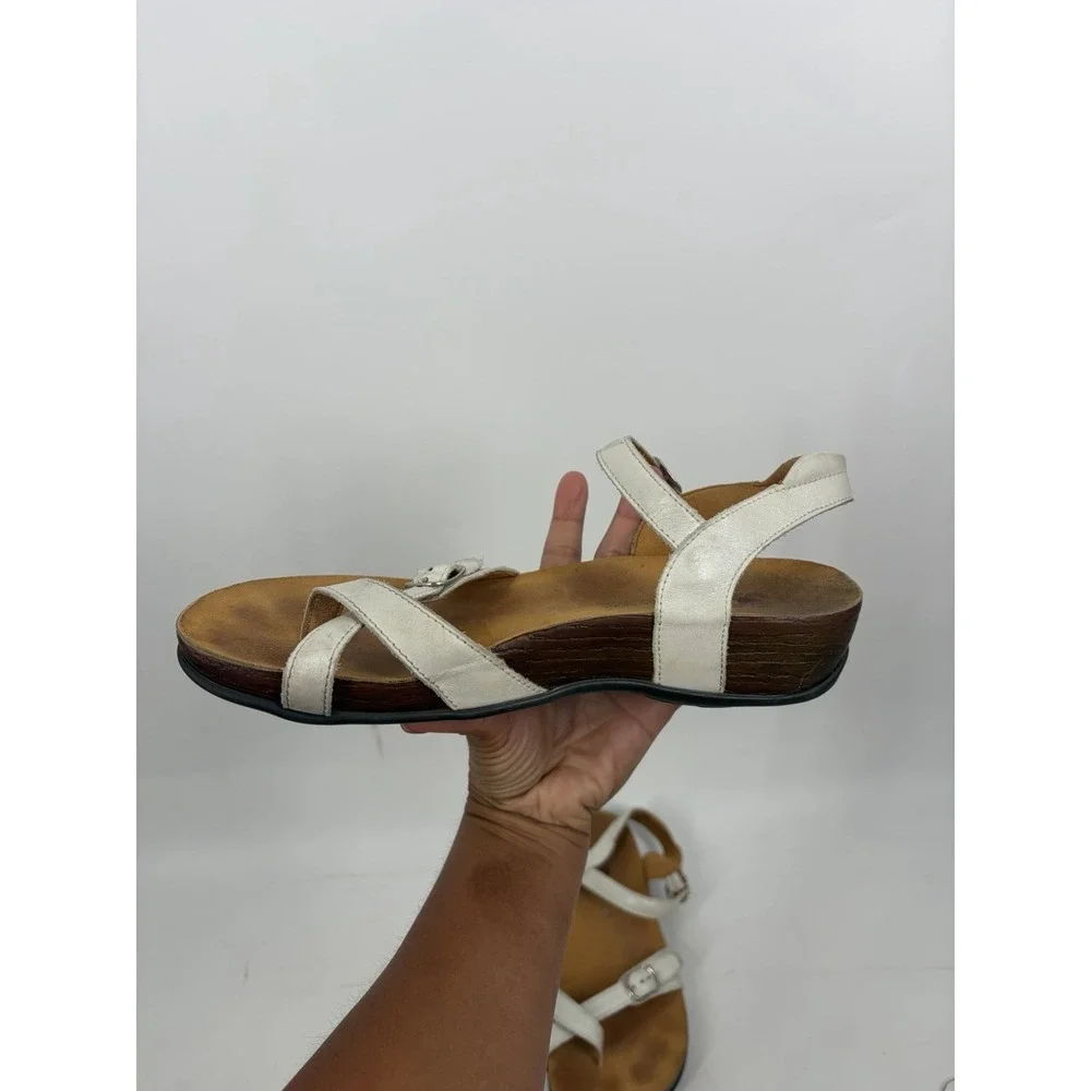 SAS Women's Pampa Pearl White Patent Toe Loop Orthopedic Strappy Sandals 8.5 M